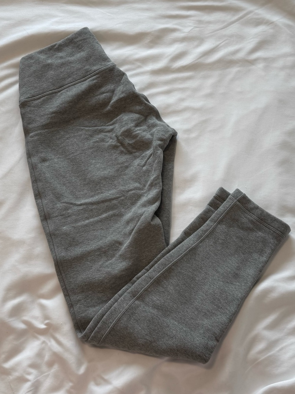 Lululemon Wunder Lounge Pant *30"
Heathered Core Medium Grey